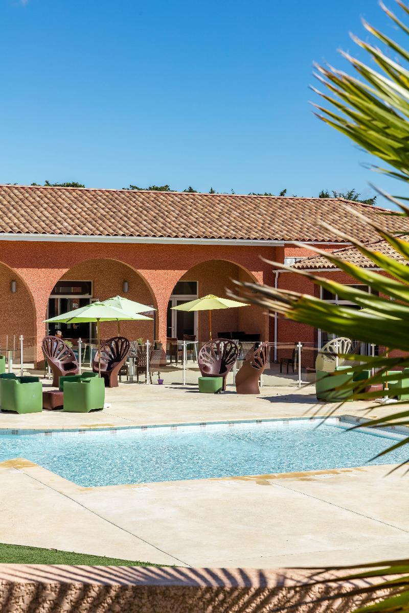 Готель Terres De France - Le Domaine De Bacchus Saint-Christol  Екстер'єр фото