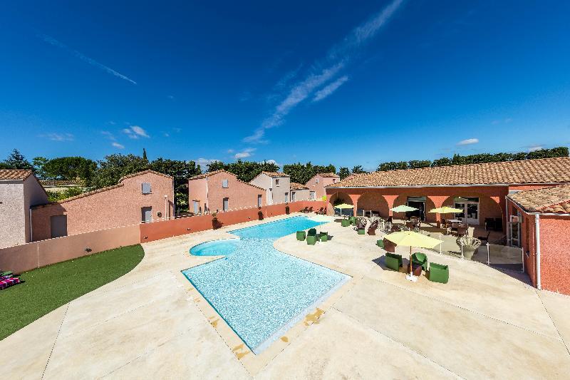 Готель Terres De France - Le Domaine De Bacchus Saint-Christol  Екстер'єр фото