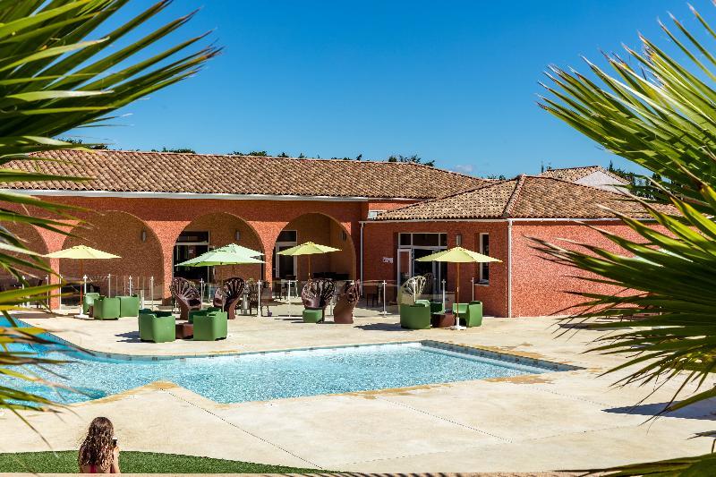 Готель Terres De France - Le Domaine De Bacchus Saint-Christol  Екстер'єр фото
