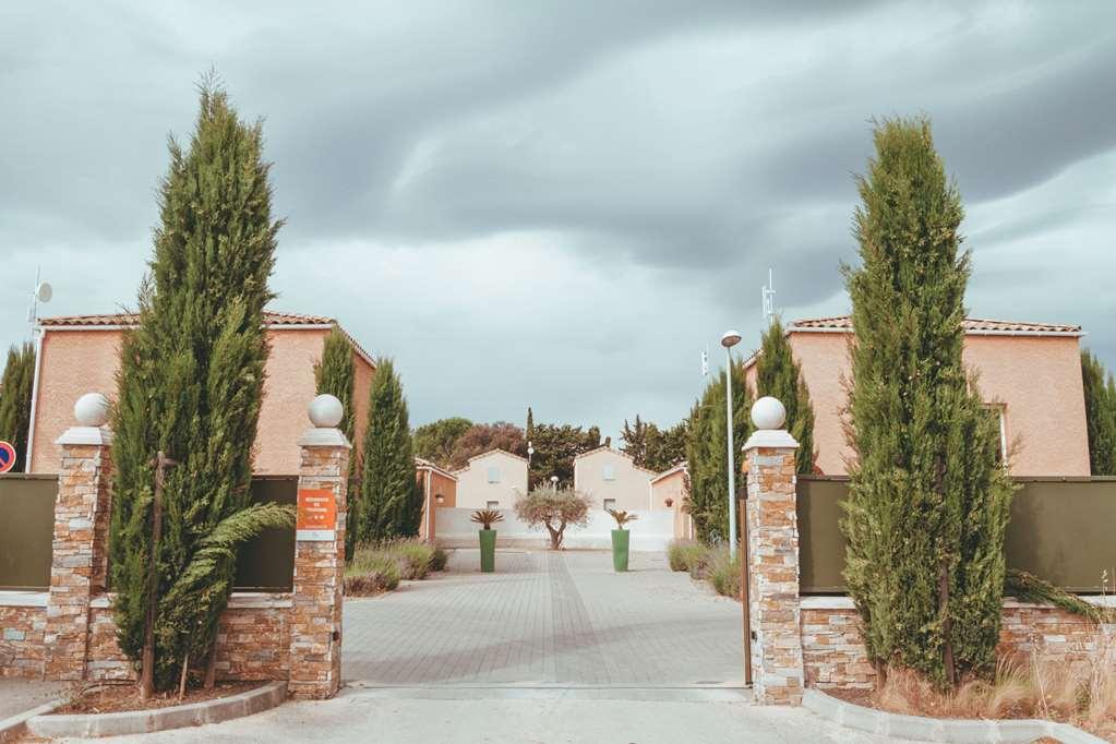 Готель Terres De France - Le Domaine De Bacchus Saint-Christol  Екстер'єр фото